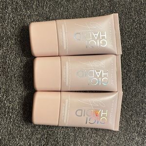 Gigi Hadid MAYBELLINE NEW YORD